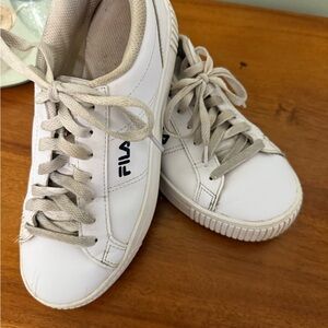Fila Classic White Sneakers with Beige Laces